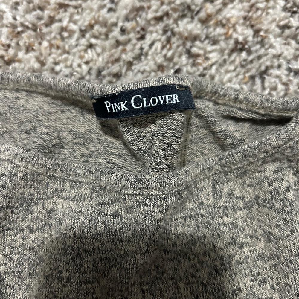 Adorable grey sweater